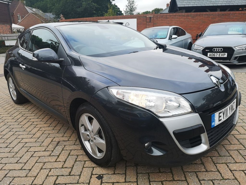 View our RENAULT MEGANE
