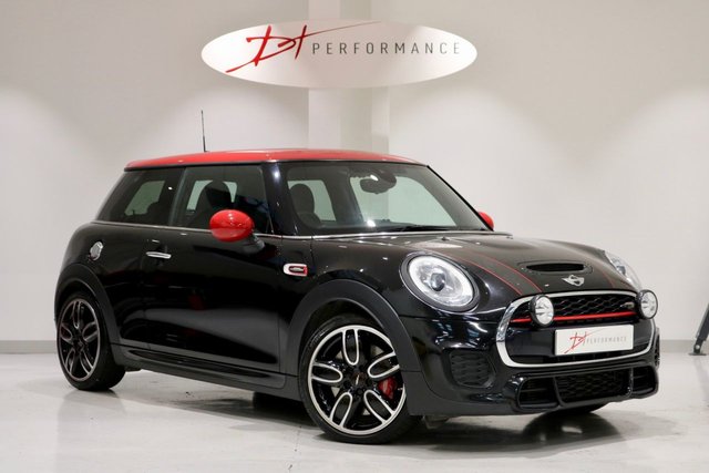 2015 15 MINI Hatch John Cooper Works 2.0 JOHN COOPER WORKS 3d AUTO 228 BHP HUGE SPECIFICATION 