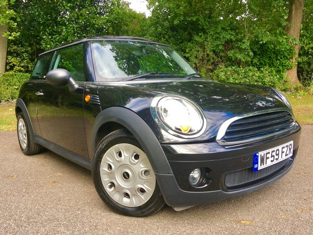 2009 59 MINI Hatch First 1.4 FIRST 3d 75 BHP AMAZINGLY LOW MILAGE 12,800 / 1 OWNER/ X7 MINI MAIN DEALER SERVICES