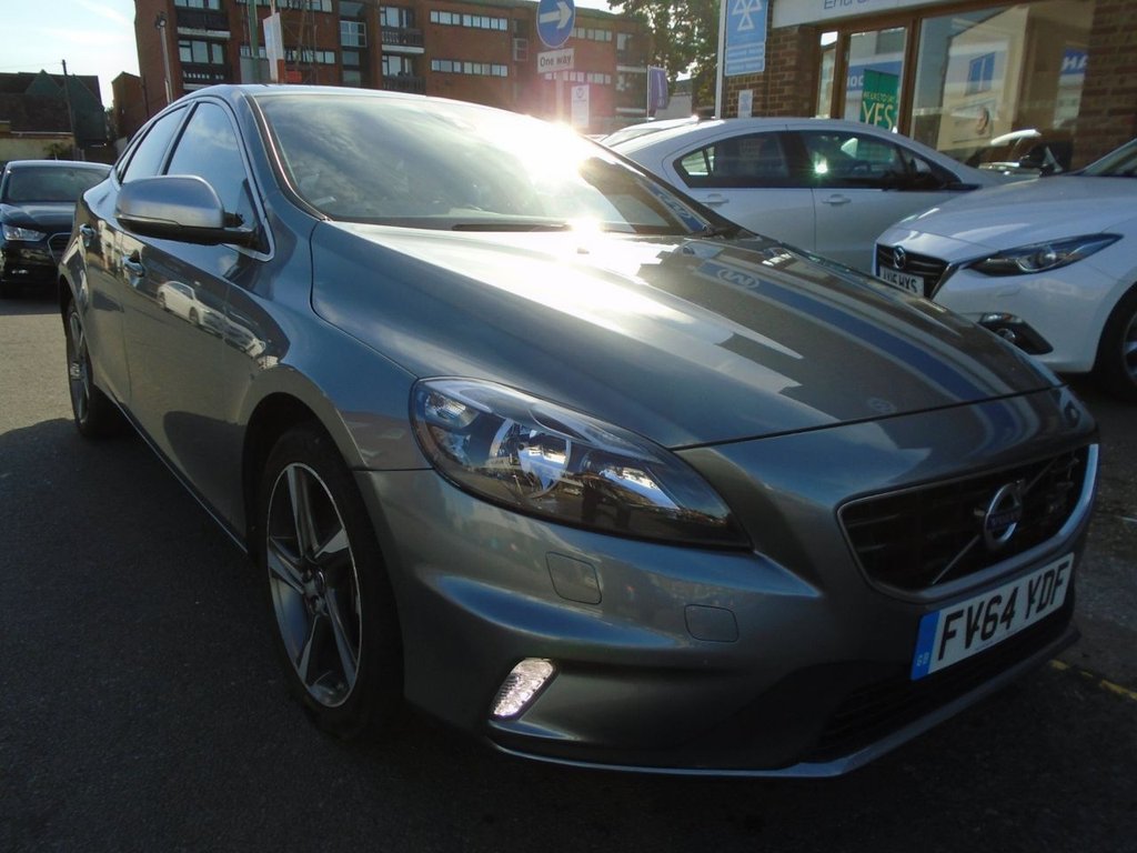 View our VOLVO V40