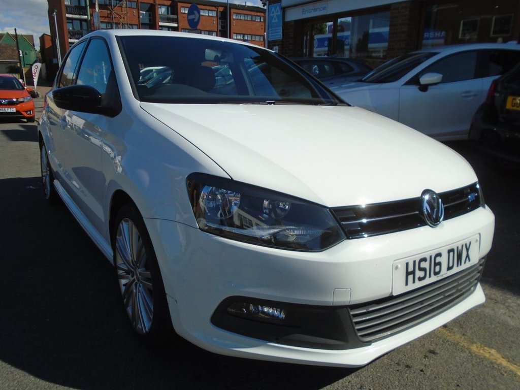 View our VOLKSWAGEN POLO