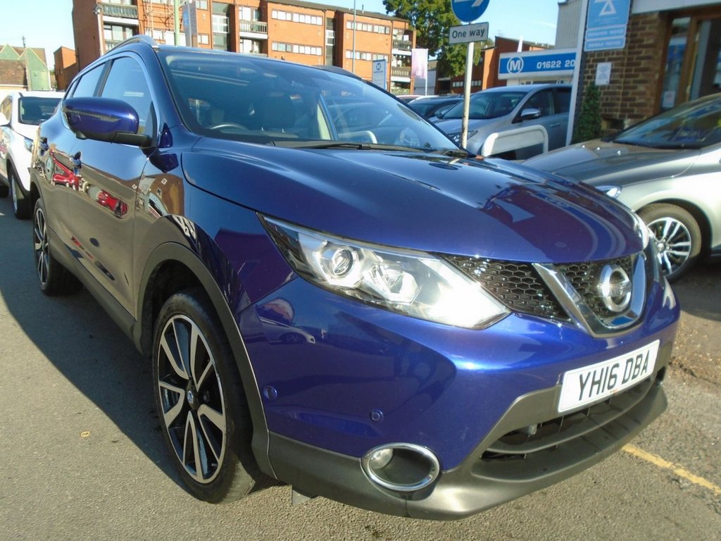 View our NISSAN QASHQAI