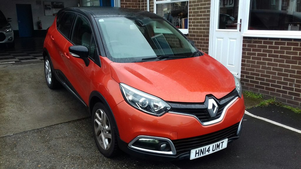 View our RENAULT CAPTUR