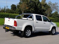 USED 2011 11 TOYOTA HI-LUX 3.0 INVINCIBLE 4X4 D-4D DCB 1d AUTO 169 BHP CHOICES OF 4X4 IN STOCK ! NO VAT