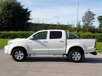 USED 2011 11 TOYOTA HI-LUX 3.0 INVINCIBLE 4X4 D-4D DCB 1d AUTO 169 BHP CHOICES OF 4X4 IN STOCK ! NO VAT