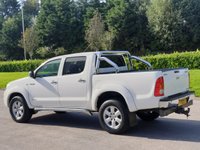 USED 2011 11 TOYOTA HI-LUX 3.0 INVINCIBLE 4X4 D-4D DCB 1d AUTO 169 BHP CHOICES OF 4X4 IN STOCK ! NO VAT