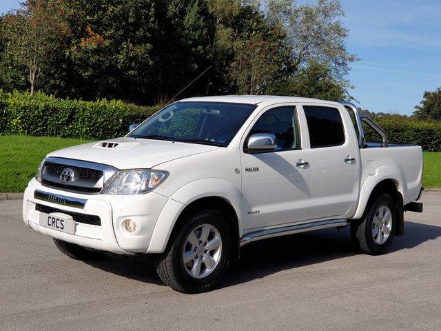 2011 11 Toyota HI-Lux 3.0 INVINCIBLE 4X4 D-4D DCB 1d AUTO 169 BHP