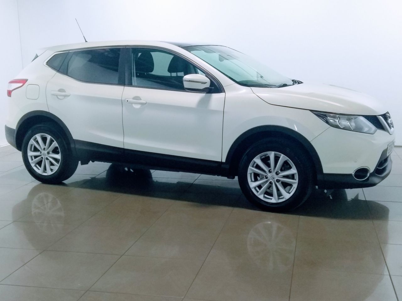 View our NISSAN QASHQAI