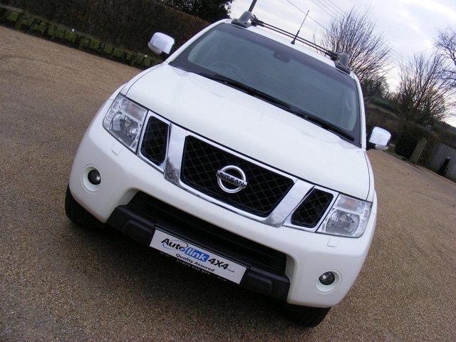 2012 12 Nissan Navara DCi Tekna 4x4 Double Cab
