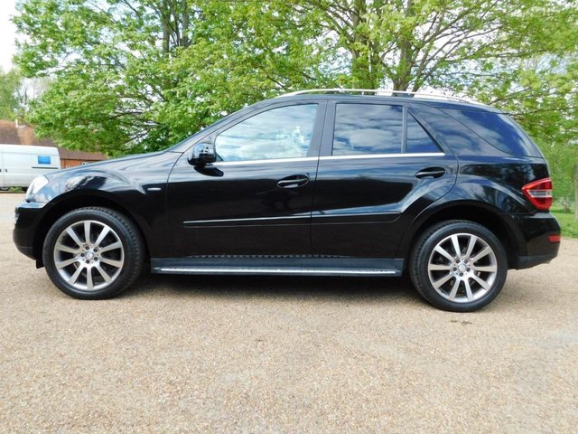 2011 11 Mercedes-Benz ML 300  Cdi Blueefficiency Grand Edition