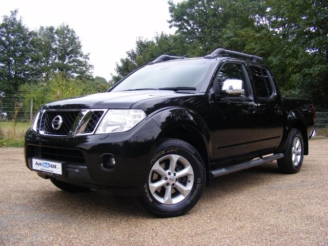 2011 11 Nissan Navara dCi Tekna 4x4 Dcb