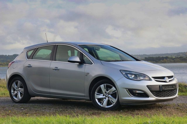 2013 62 Vauxhall Astra 2.0 SRI CDTI ECOFLEX S/S 5d 163 BHP