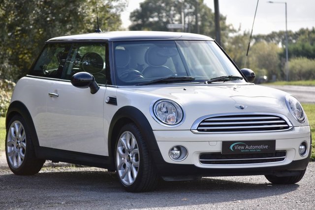 2010 60 MINI Hatch Cooper 1.6 COOPER 3d AUTO 122 BHP