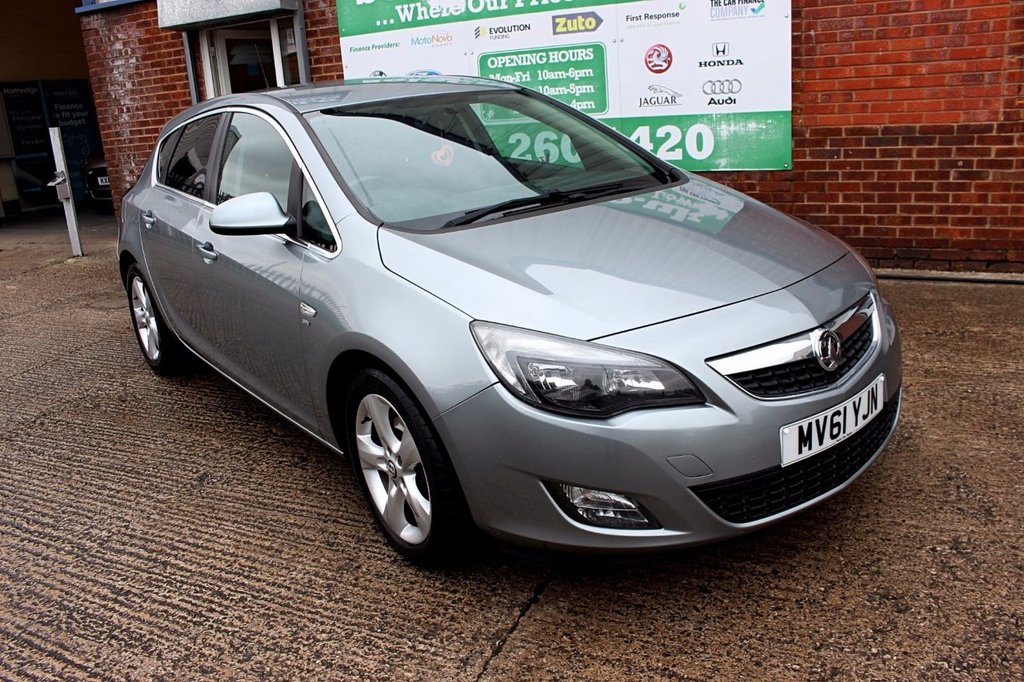 2011 61 VAUXHALL ASTRA 2.0 SRI CDTI S/S 5d 163 BHP