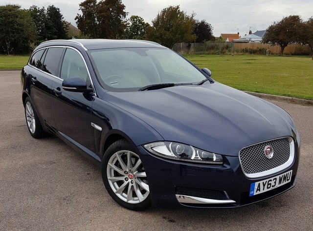 View our Jaguar Xf 2.2 D PREMIUM LUXURY SPORTBRAKE 5d AUTO 200 BHP