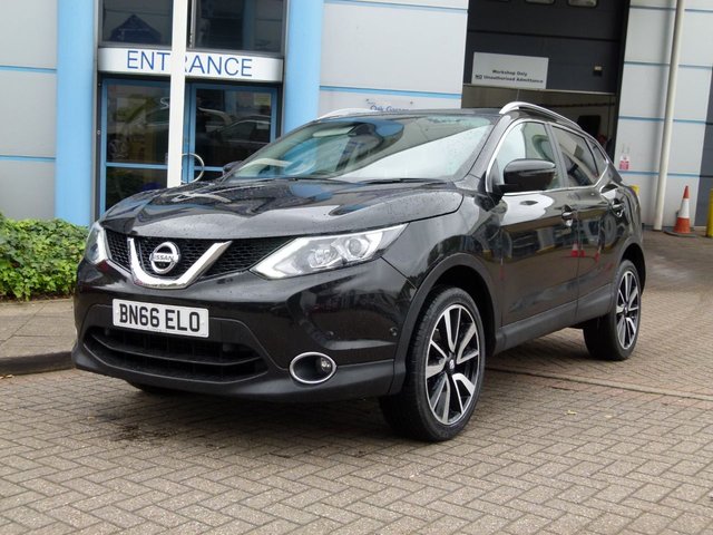 View our NISSAN QASHQAI