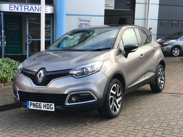 View our RENAULT CAPTUR