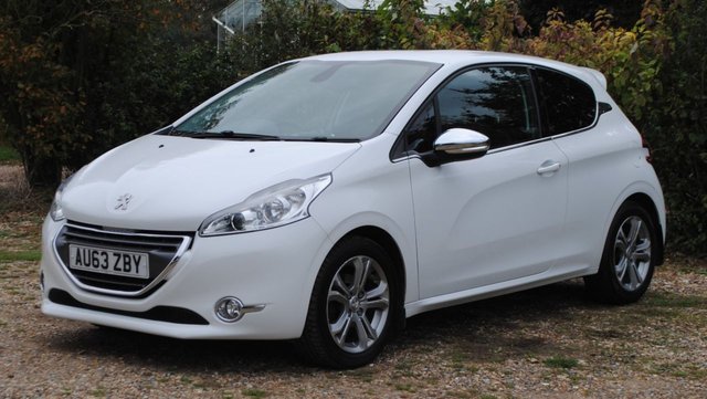 2013 63 Peugeot 208 1.2 ALLURE 3d 82 BHP