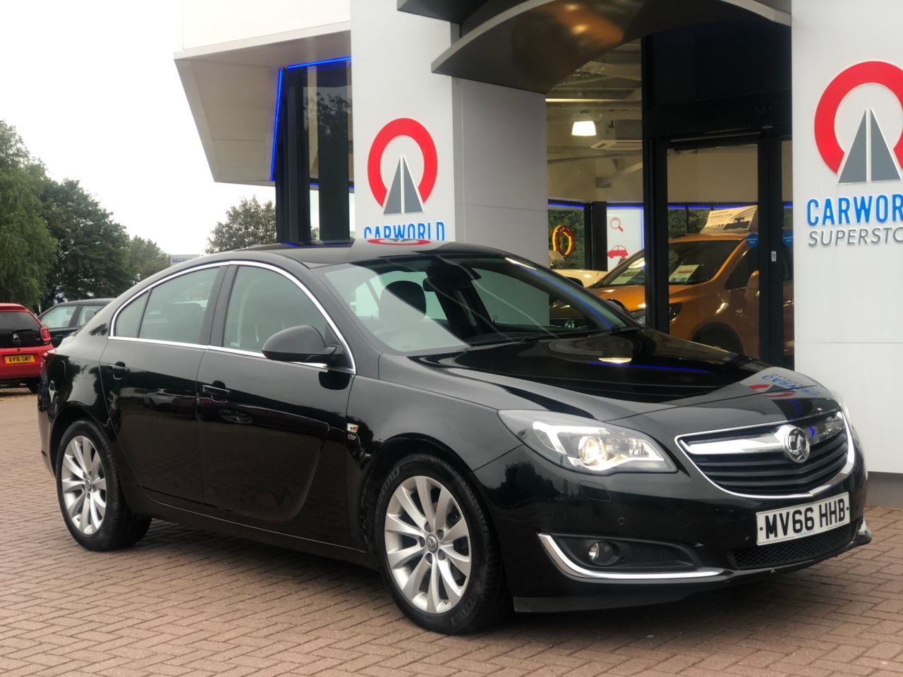 View our VAUXHALL INSIGNIA