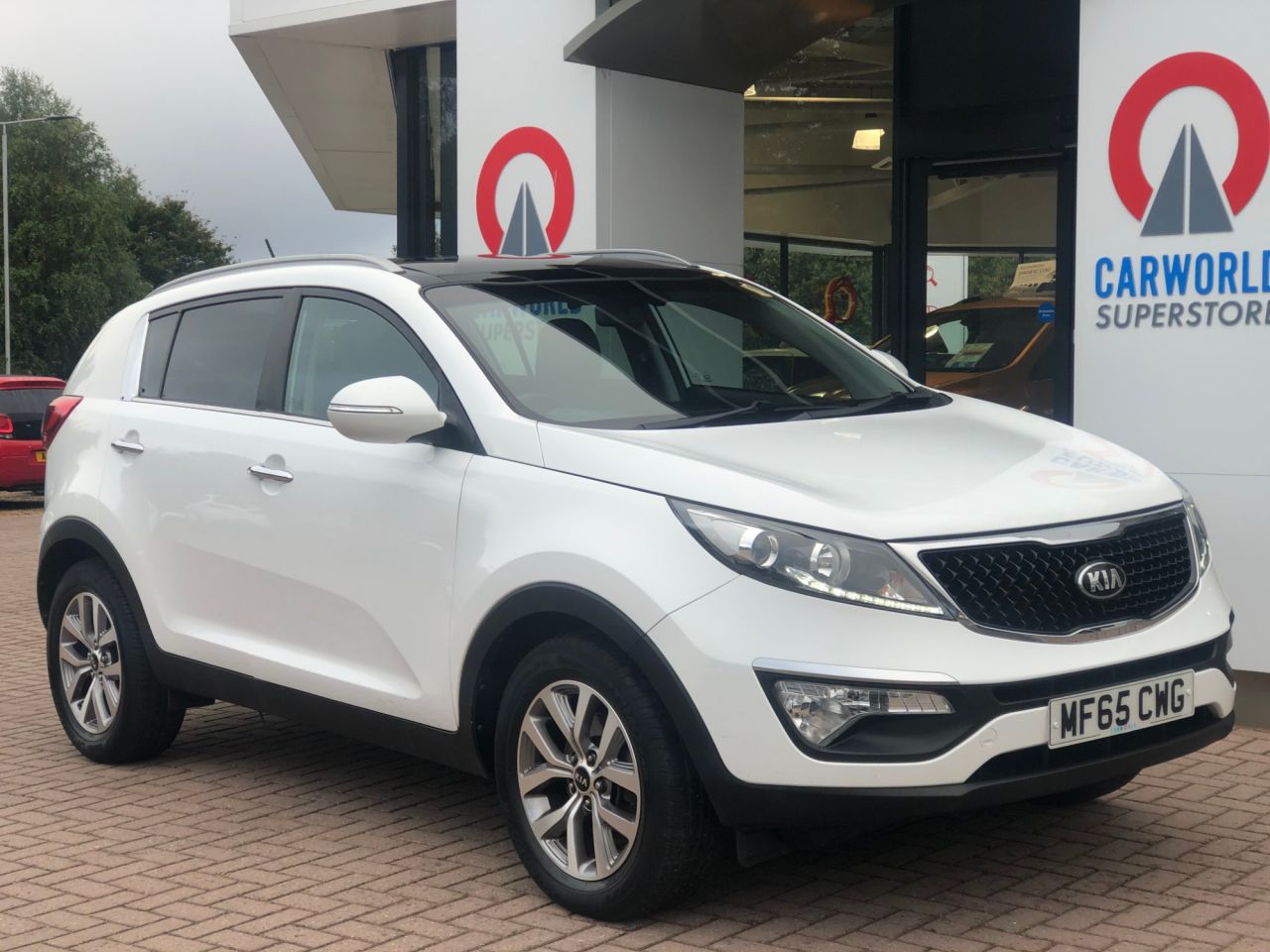 View our KIA SPORTAGE