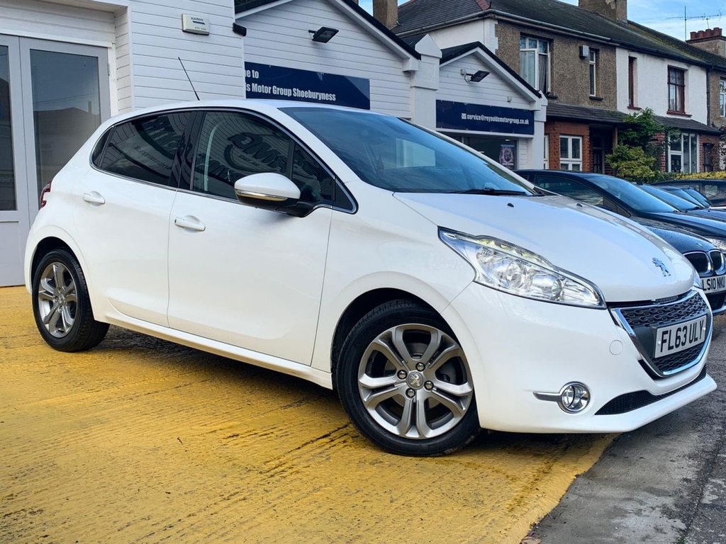 View our PEUGEOT 208