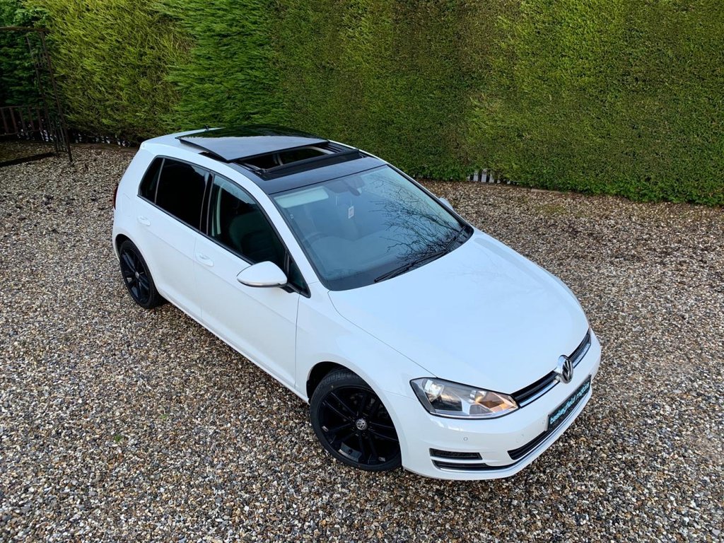 View our VOLKSWAGEN GOLF