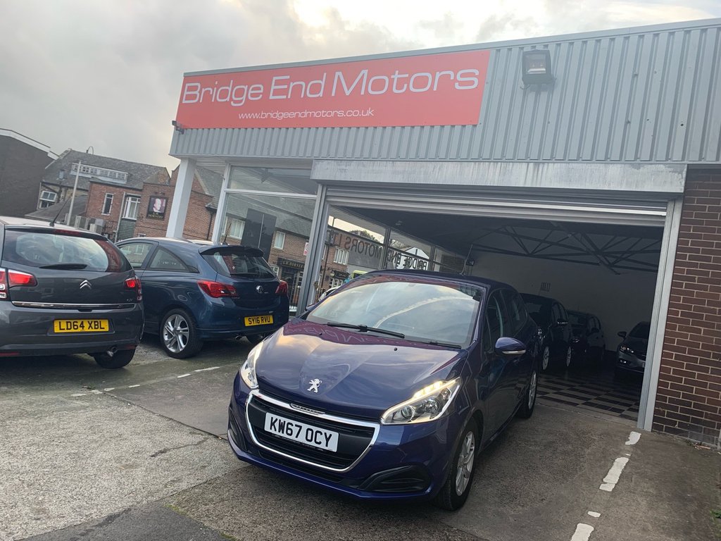 View our PEUGEOT 208