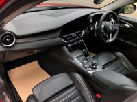USED 2018 18 ALFA ROMEO GIULIA 2.0 TB VELOCE 4d AUTO 300 BHP LOW MILEAGE VELOCEFOGLIO