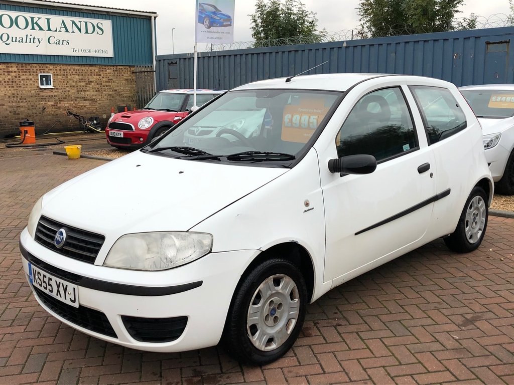 View our FIAT PUNTO