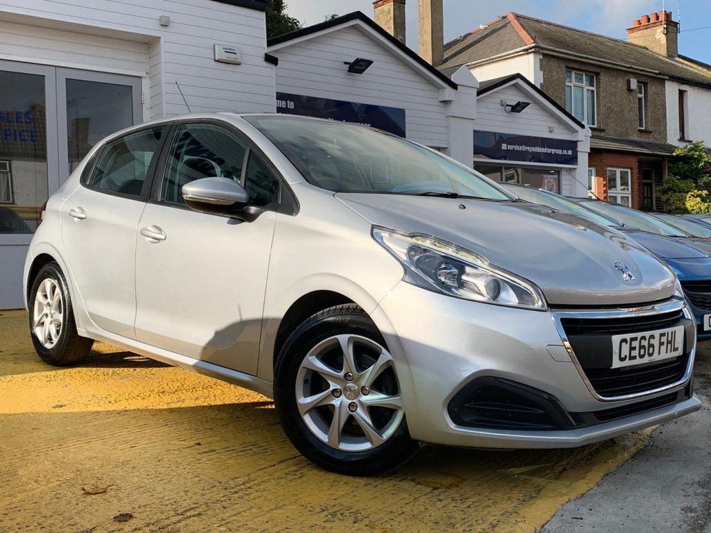 View our PEUGEOT 208