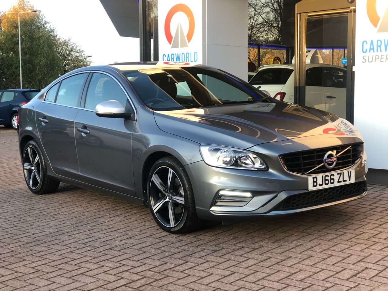 View our VOLVO S60