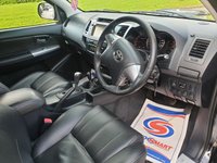 USED 2015 15 TOYOTA HI-LUX 3.0 INVINCIBLE 4X4 D-4D DCB AUTO 169 BHP FULL SERVICE HISTORY ** NO VAT ***