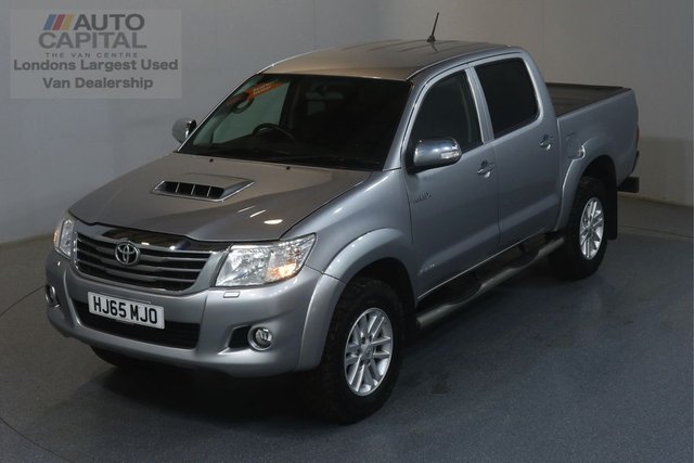 2015 65 TOYOTA HI-LUX 3.0 INVINCIBLE 4X4 D-4D DCB 169 BHP AUTO