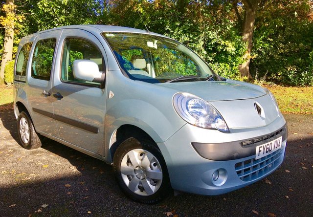 2010 60 Renault Kangoo 1.6 EXPRESSION 16V 5d AUTO 105 BHP ONLY 29,000 MILES / 5 SEATER / 2 OWNER/ FULL SERVICE HISTORY