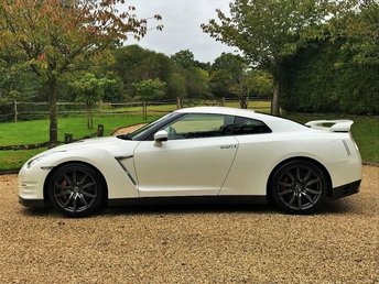 2014 NISSAN GT-R