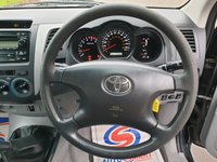 USED 2009 09 TOYOTA HI-LUX 3.0 4X4 D-4D D/C 169 BHP ** NO VAT ** NO VAT +   LOW MILES