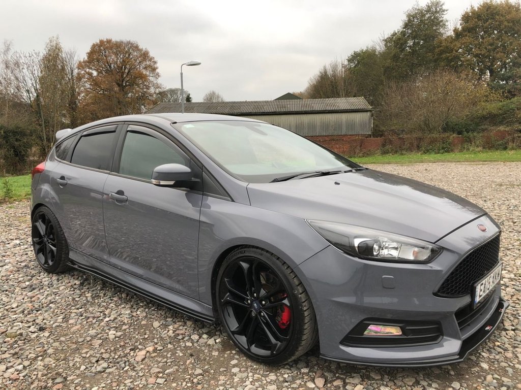 View our FORD FOCUS