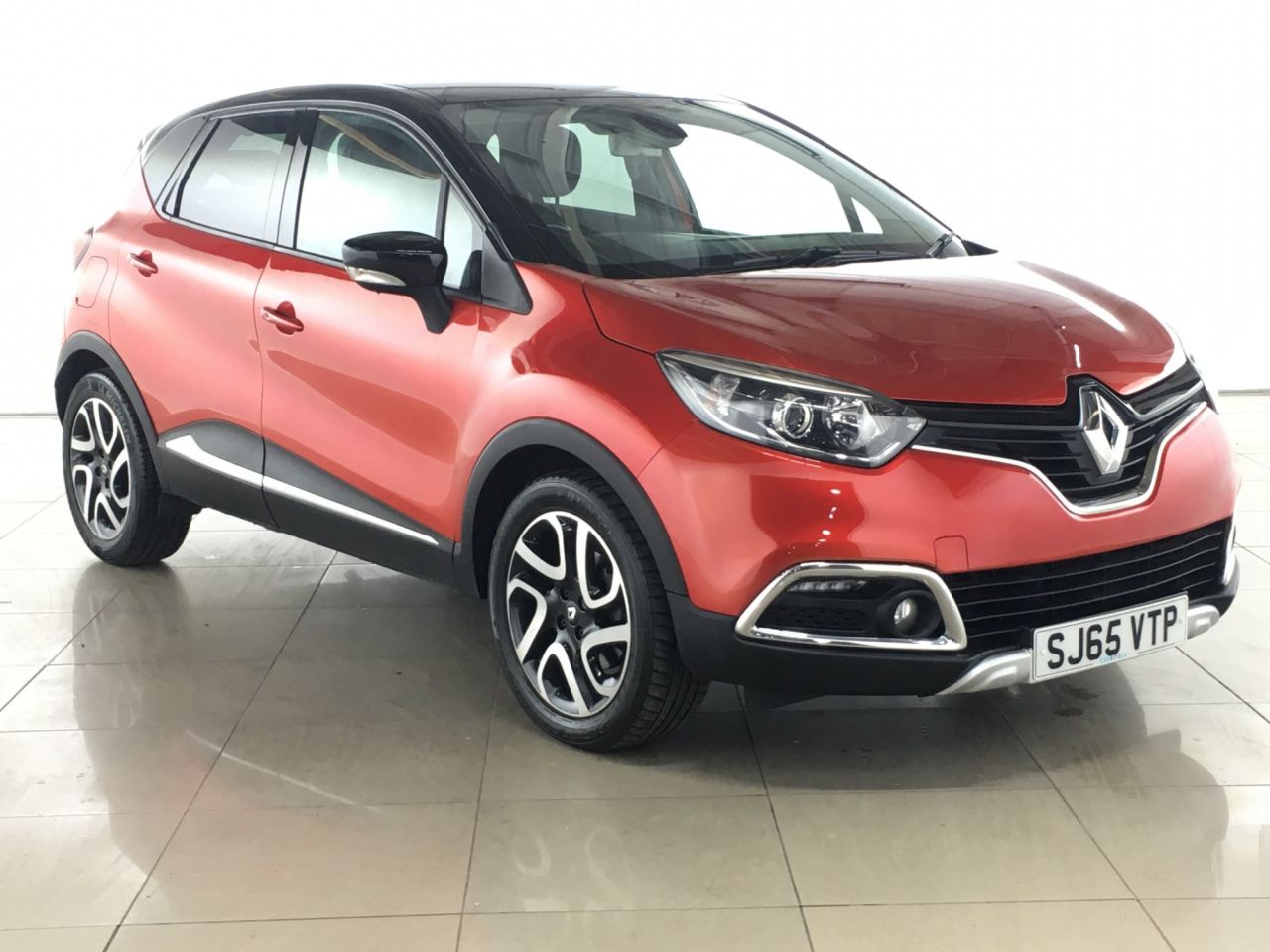 View our RENAULT CAPTUR