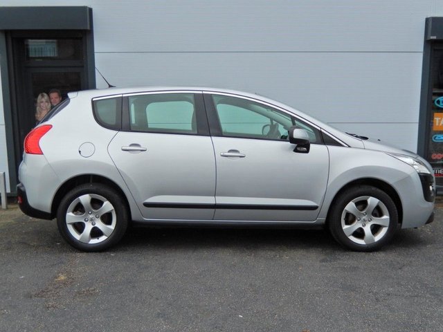View our PEUGEOT 3008