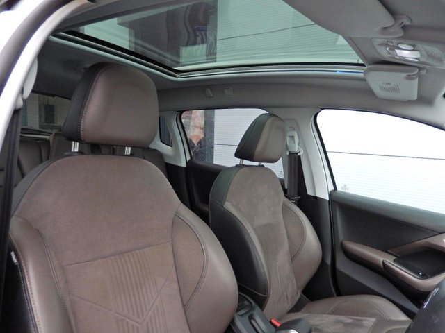 View our PEUGEOT 2008