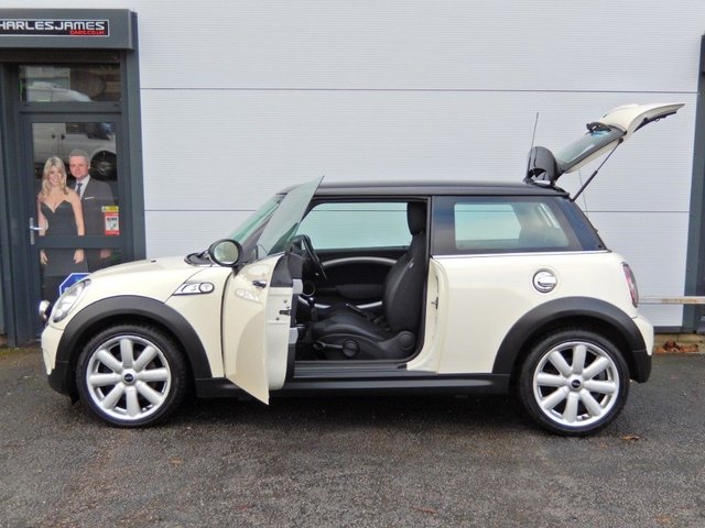 View our MINI HATCH COOPER