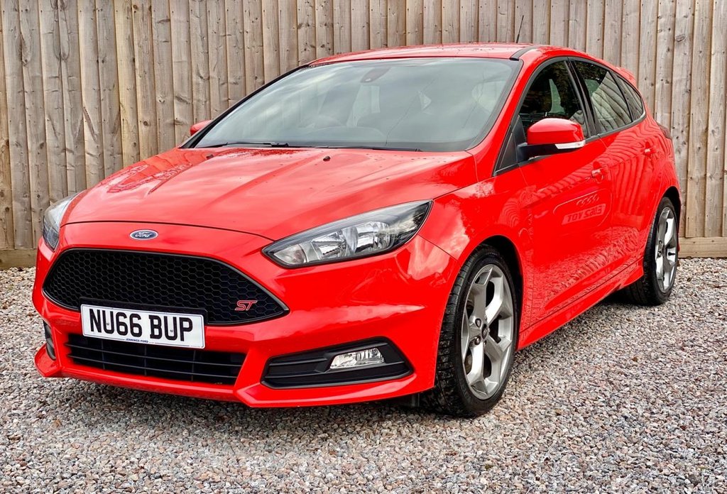 View our FORD FOCUS