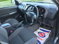 USED 2011 61 TOYOTA HI-LUX 3.0 INVINCIBLE 4X4 D-4D DCB 169 BHP ** NO VAT ** NO VAT +   LOW MILES