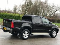 USED 2010 60 TOYOTA HI-LUX 3.0 INVINCIBLE 4X4 D-4D DCB 169 BHP FULL LEATHER + SAT NAV ** NO VAT **