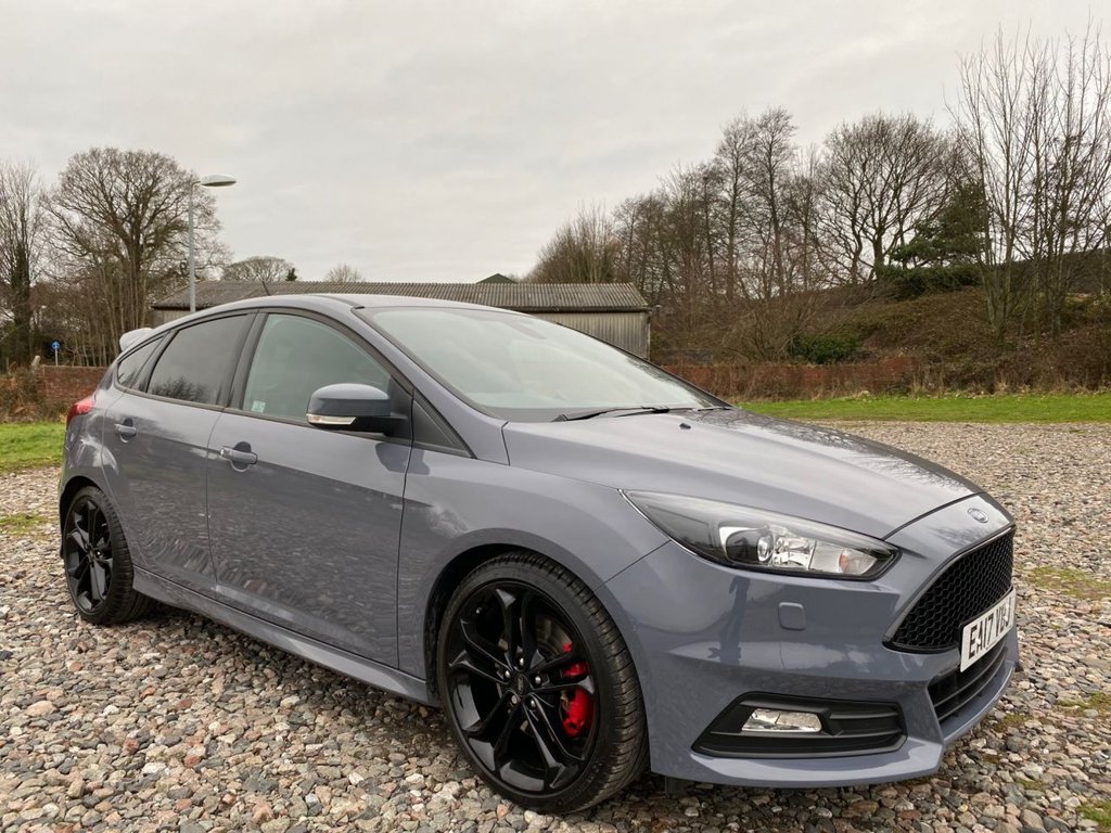 View our FORD FOCUS