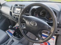 USED 2011 11 TOYOTA HI-LUX 2.5 HL2 4X4 D-4D DCB 142 BHP FULL SERVICE HISTORY + 3 KEYS