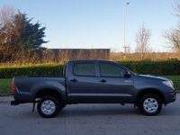 USED 2011 11 TOYOTA HI-LUX 2.5 HL2 4X4 D-4D DCB 142 BHP FULL SERVICE HISTORY + 3 KEYS