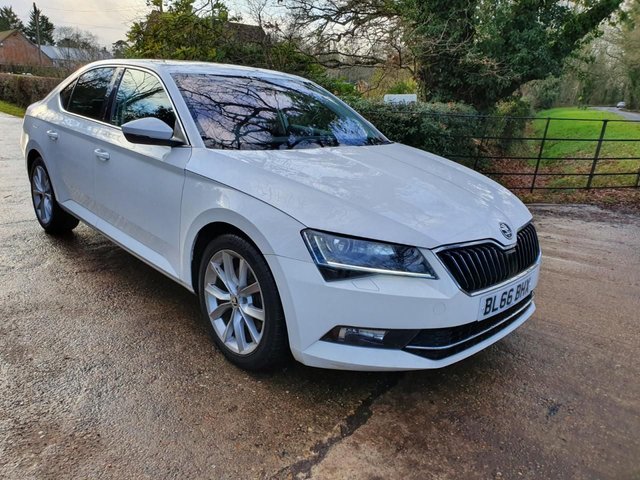 2016 66 Skoda Superb 2.0L SE L EXECUTIVE TDI DSG 5d 148 BHP