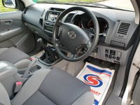 USED 2011 61 TOYOTA HI-LUX 3.0 INVINCIBLE 4X4 D-4D DCB 169 BHP NO VAT ** NO VAT ** STEEL HARD TOP