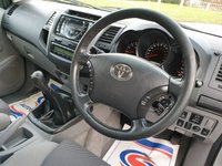USED 2011 61 TOYOTA HI-LUX 3.0 INVINCIBLE 4X4 D-4D DCB 169 BHP NO VAT ** NO VAT ** STEEL HARD TOP